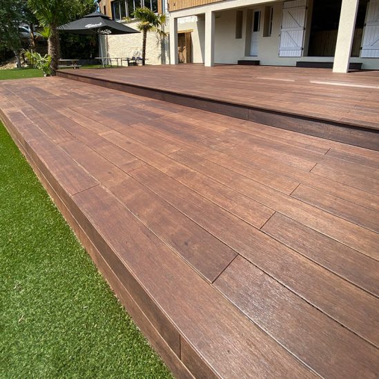 Réalisation d'une terrasse en bambou brossé